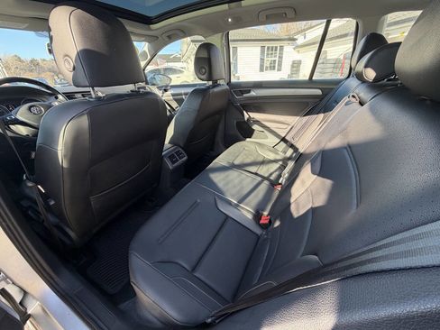 Used 2016 Volkswagen Golf Limited Edition FWD image 24