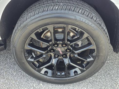 Used 2022 GMC Yukon SLE w/ Gmc Pro Safety Plus Package RWD image 31