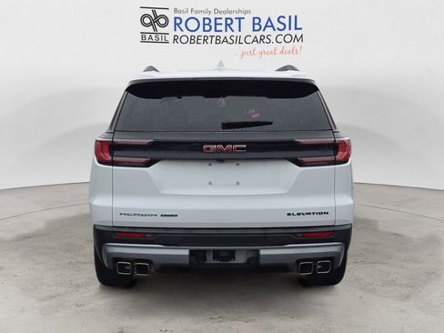 Used 2025 GMC Acadia Elevation image 4