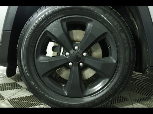 Used 2021 Jeep Cherokee Latitude Plus image 7