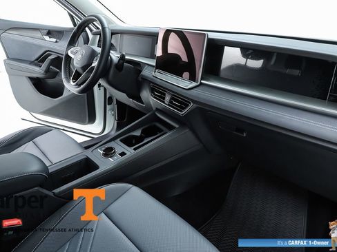 Used 2025 Volkswagen Tiguan SE w/ Panoramic Sunroof Package AWD/4WD image 72