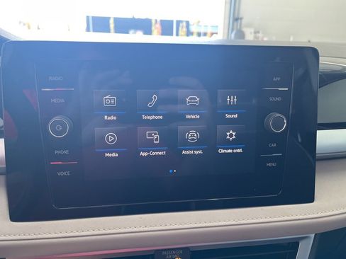 New 2026 Volkswagen Taos SE image 21