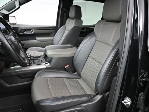 Used 2025 Chevrolet Silverado 1500 ZR2 w/ Technology Package image 5