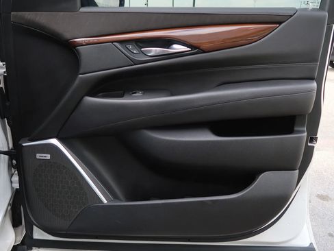 Used 2018 Cadillac Escalade Premium Luxury image 49