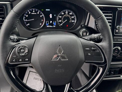 Used 2019 Mitsubishi Outlander SEL AWD/4WD image 18
