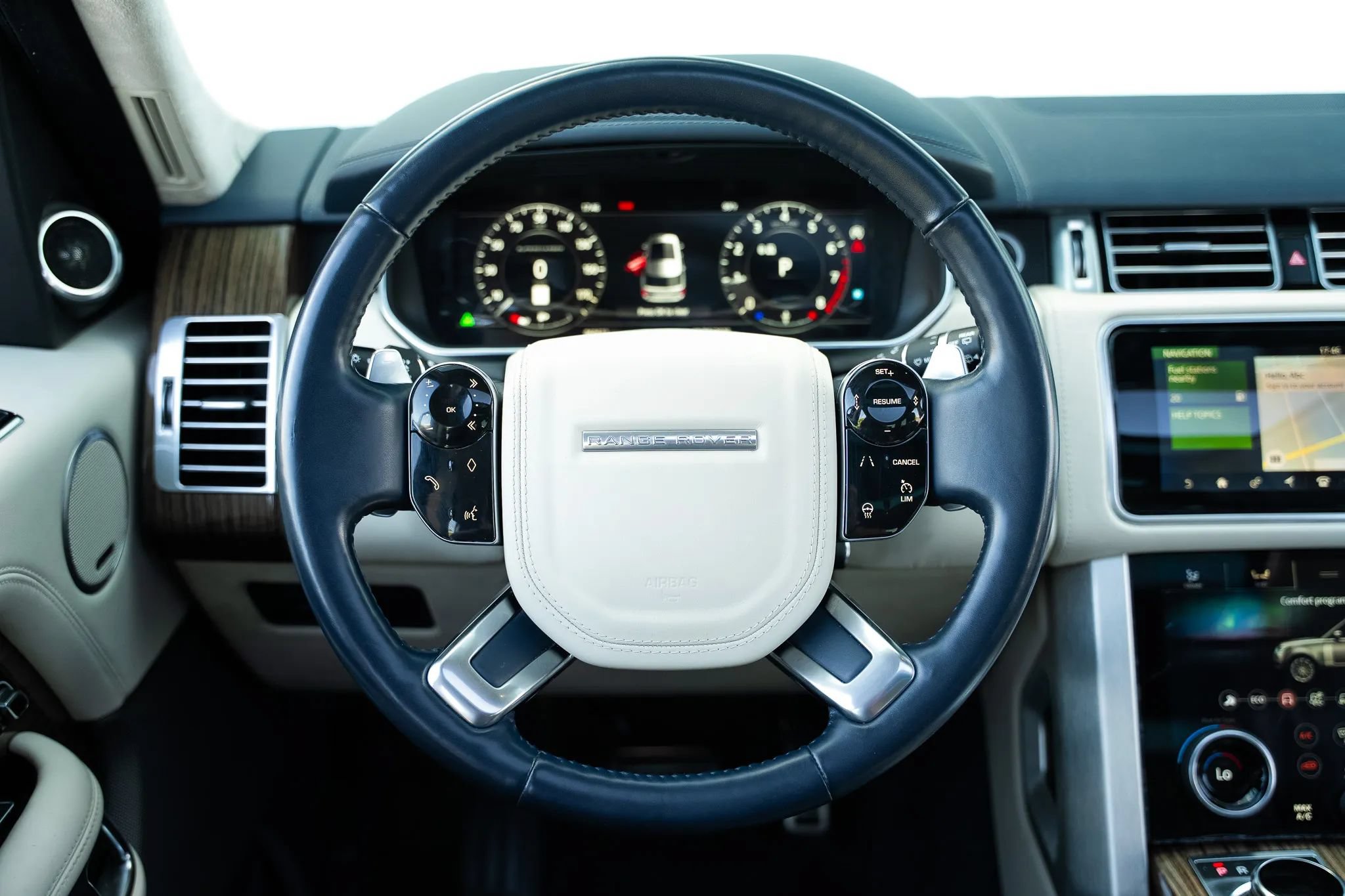 Used 2018 Land Rover Range Rover Autobiography AWD/4WD image 39