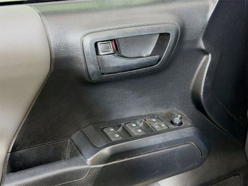 Used 2022 Toyota Tacoma SR image 20