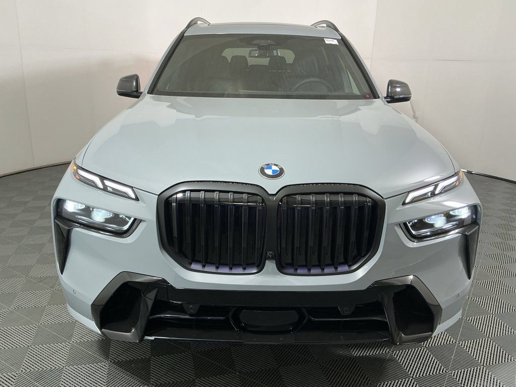 Used 2026 BMW X7 xDrive40i w/ M Sport Package AWD/4WD image 3