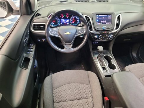 Used 2022 Chevrolet Equinox LT w/ Driver Convenience Package image 10