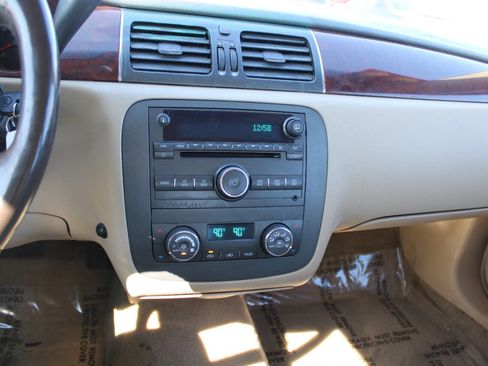 Used 2009 Buick Lucerne CXL w/ Driver Confidence Package image 13
