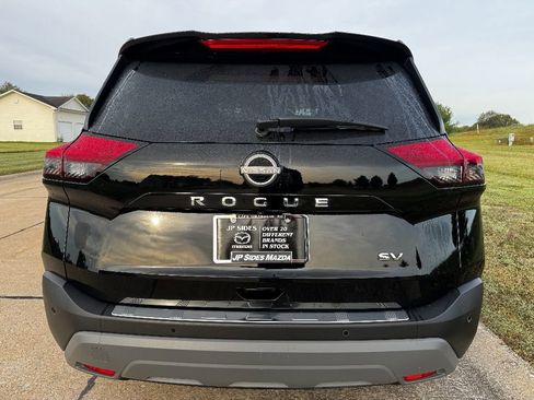 Used 2023 Nissan Rogue SV image 8