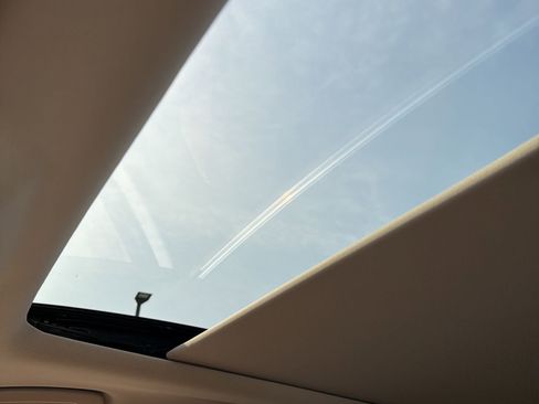 Used 2022 Nissan Pathfinder Platinum w/ Cargo Package image 10