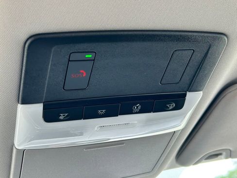 Used 2025 Nissan Altima 2.5 SV FWD image 17