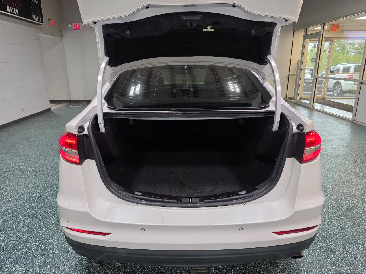 Used 2019 Ford Fusion SEL FWD image 21