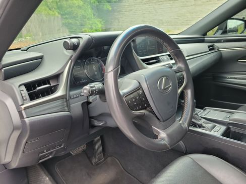 Used 2019 Lexus ES 350 w/ Accessory Package 2 FWD image 3