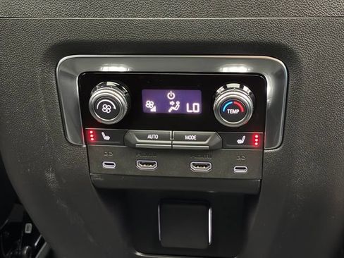 New 2026 GMC Yukon Denali w/ Denali Reserve Package AWD/4WD image 9