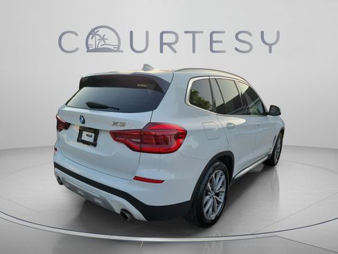 Used 2018 BMW X3 xDrive30i AWD/4WD image 3