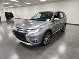 Used 2017 Mitsubishi Outlander SE image 3