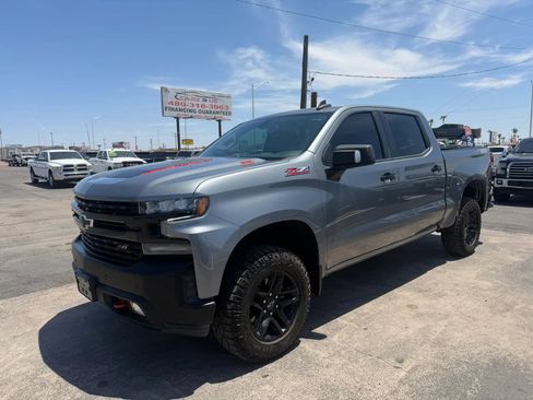 Used 2021 Chevrolet Silverado 1500 LT Trail Boss w/ Convenience Package II AWD/4WD image 3