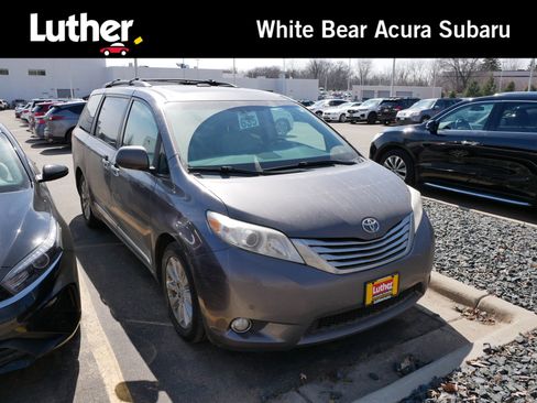 Used 2011 Toyota Sienna Limited w/ Premium Pkg image 1