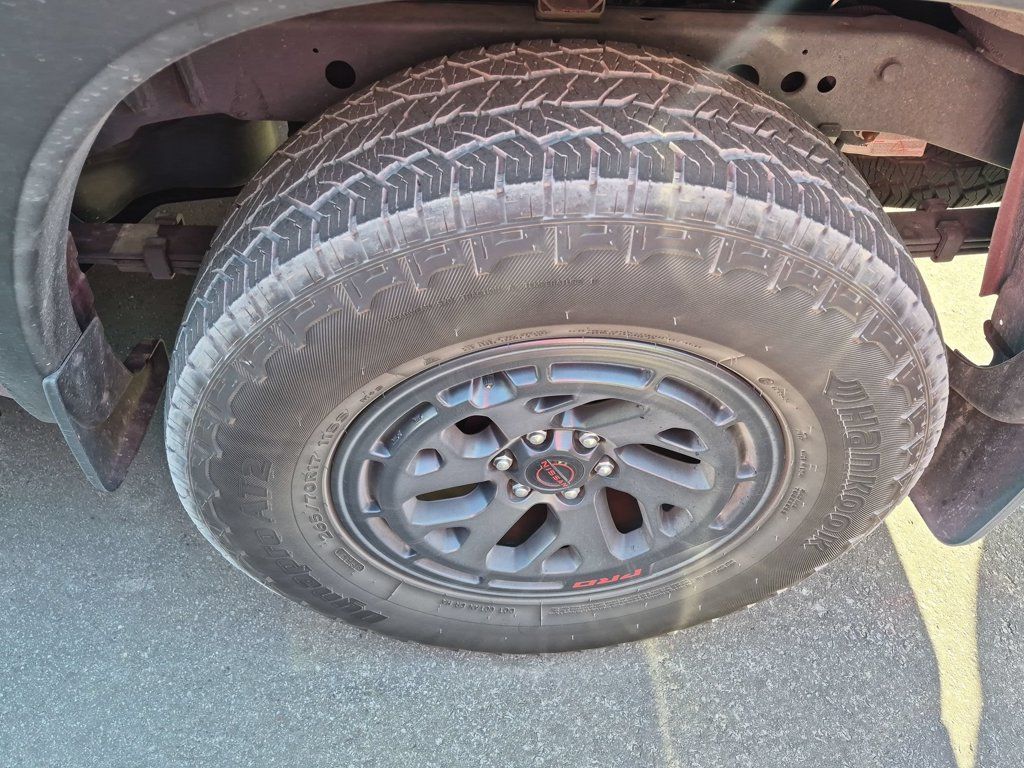 Used 2025 Nissan Frontier PRO-4X AWD/4WD image 5