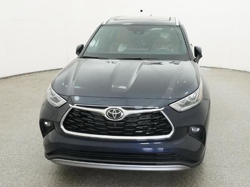 New 2026 Toyota Highlander Platinum image 15
