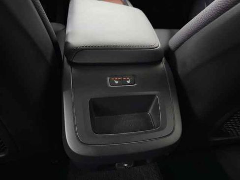 Used 2025 Volvo V60 B5 Cross Country Plus image 35