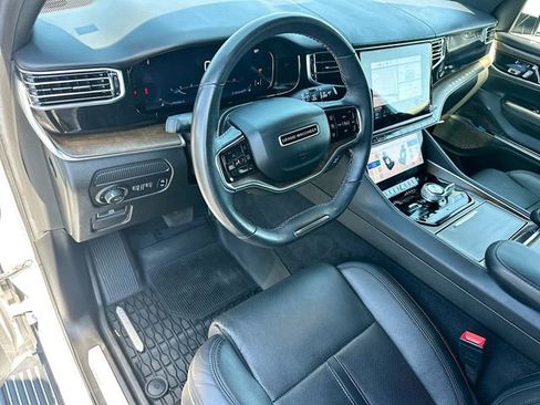 Used 2022 Jeep Grand Wagoneer Series I AWD/4WD image 9