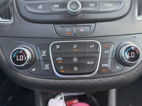 Used 2020 Chevrolet Malibu LT FWD image 29