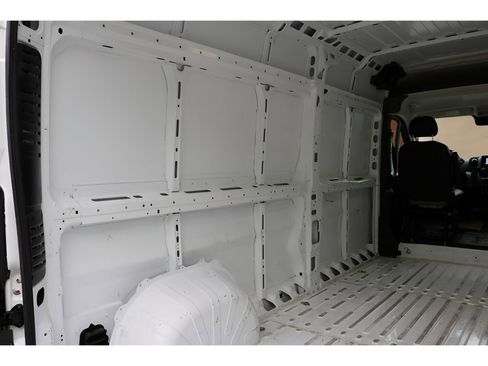 Used 2025 RAM ProMaster 2500 w/ Convenience Group FWD image 16