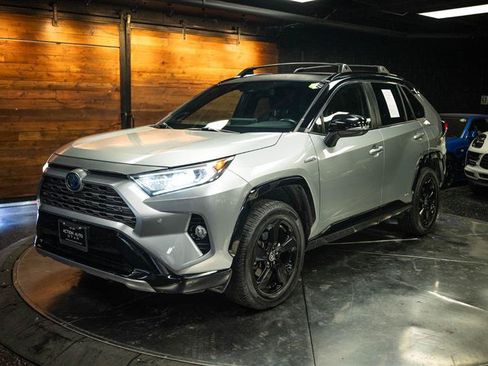 Used 2020 Toyota RAV4 XSE AWD/4WD image 2