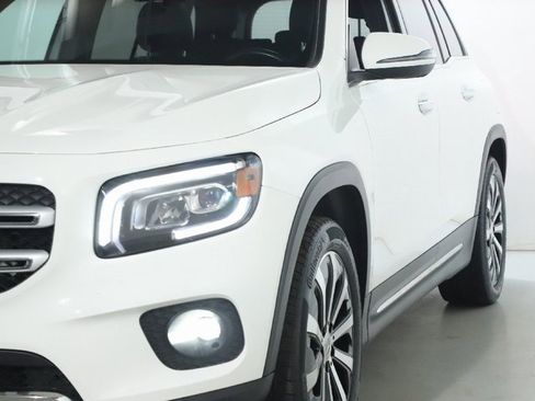 Used 2022 Mercedes-Benz GLB 250 4MATIC image 4