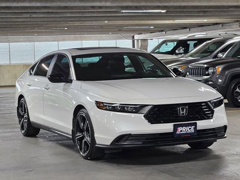 Used 2024 Honda Accord Sport image 3
