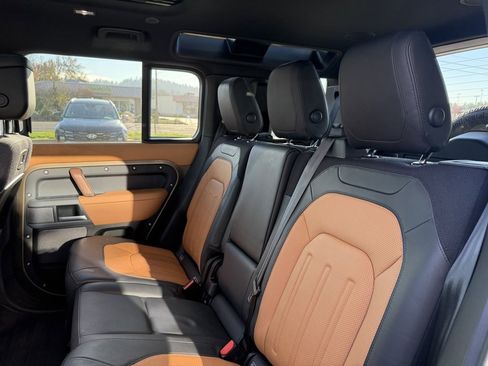 Used 2020 Land Rover Defender 110 X image 29