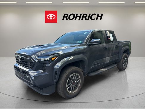 Used 2024 Toyota Tacoma TRD Sport AWD/4WD image 1