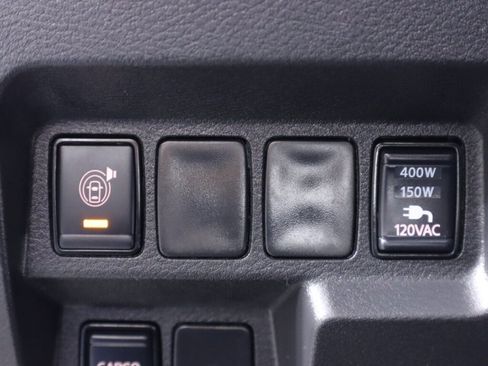 Used 2025 Nissan Frontier SV w/ SV Convenience Package RWD image 11