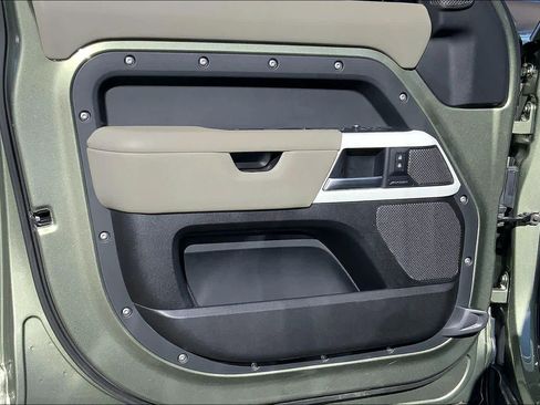 Used 2021 Land Rover Defender 110 SE image 19