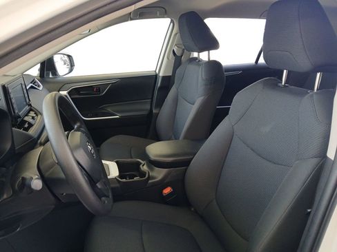 Used 2022 Toyota RAV4 LE image 19