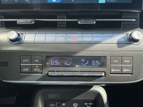 Used 2025 Hyundai Kona SEL AWD/4WD image 18