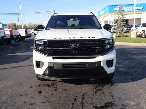 New 2025 Ford Expedition Platinum w/ Stealth Performance Package image 9