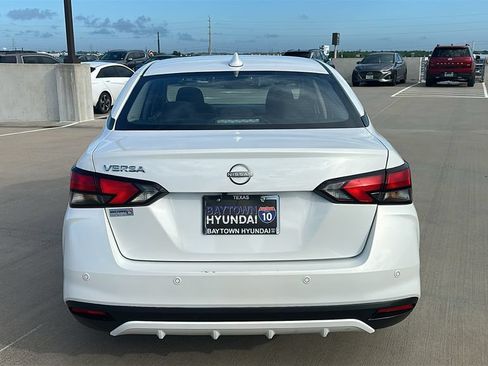 Used 2025 Nissan Versa SV w/ Trunk Package FWD image 11
