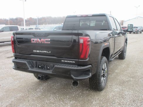 New 2026 GMC Sierra 2500 Denali w/ Denali Reserve Package image 5