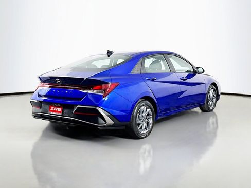 Used 2024 Hyundai Elantra SEL FWD image 5