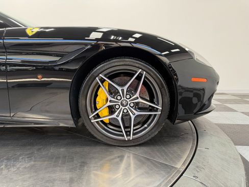 Used 2016 Ferrari California T RWD image 28