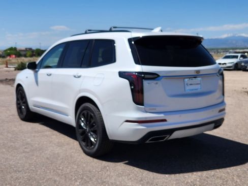Used 2024 Cadillac XT6 Sport w/ Platinum Package AWD/4WD image 3