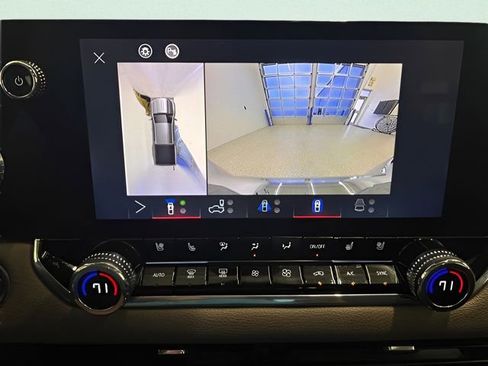Used 2025 GMC Canyon Denali AWD/4WD image 23