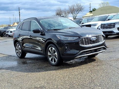 Used 2025 Ford Escape Platinum image 7