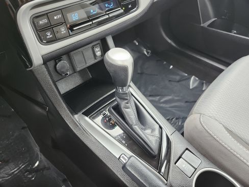 Used 2017 Toyota Corolla LE w/ Body Protection Package image 8