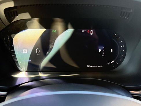 Certified 2025 Volvo XC60 B5 Plus AWD/4WD image 21