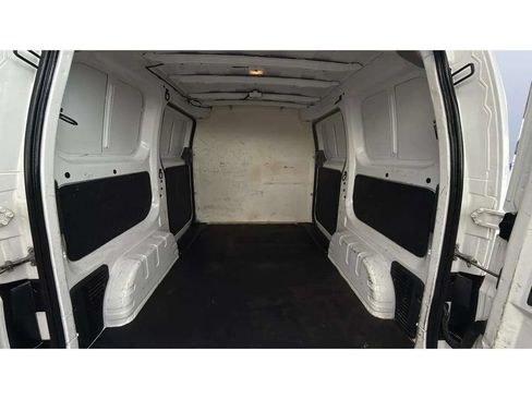 Used 2021 Nissan NV200 S FWD image 17